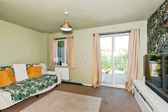 42, Buttercup Avenue, Kent photo 2