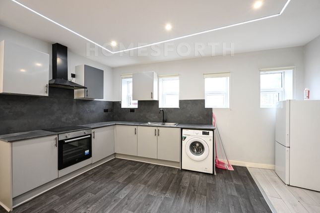27B, Bellegrove Road, London photo 4