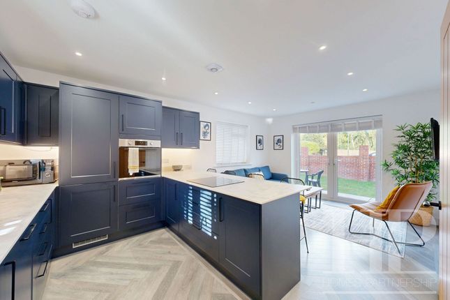 176a Crawley Road, Horsham photo 3