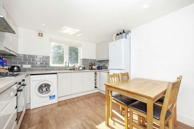 44B, Ryde Vale Road, London photo 3