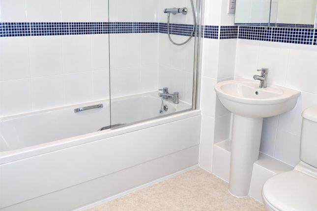 Flat 7, Pier Wharf, Colchester photo 4