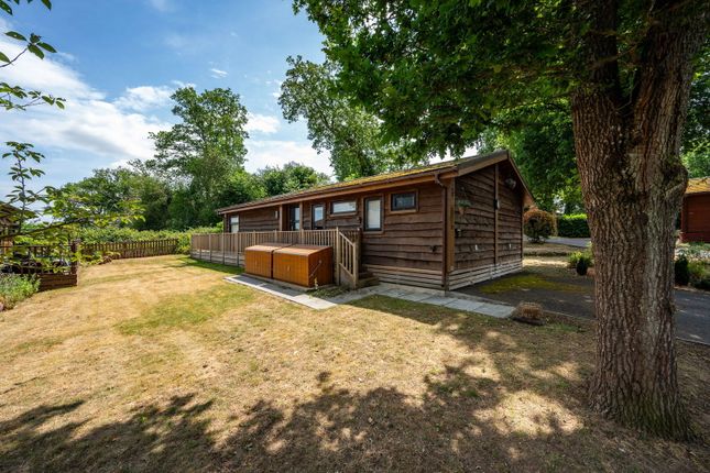 2-bed house on 20 The Oaks, Edgeley Park, Farley Green, Guildford, £150,000