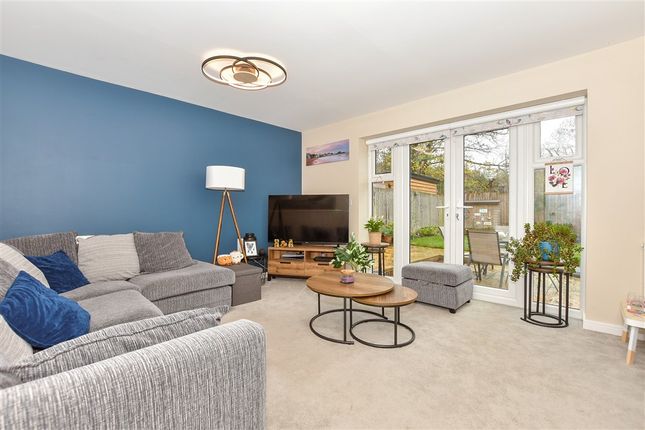 Fairall Close Harrietsham, Maidstone photo 3