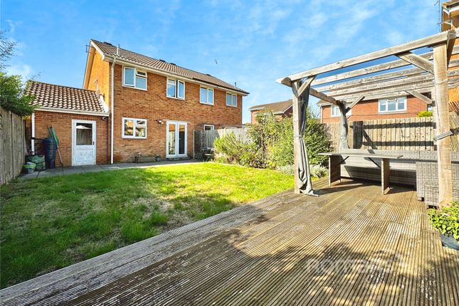 18, Hopeman Close, Sandhurst photo 2