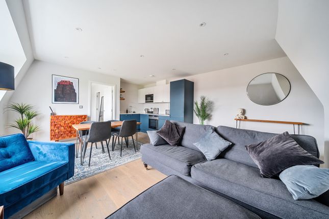 Sitting/Dining Room