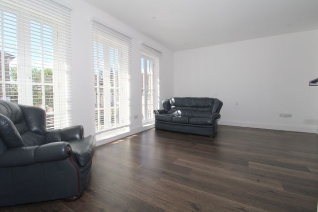 Flat for sale in Priory Close, Sunbury-On-Thames