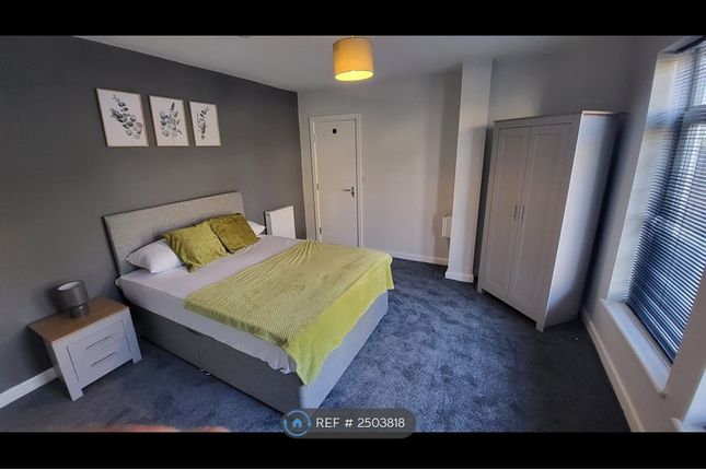 Room 1 - Available