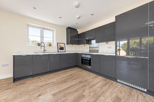8, Crane House, Blackwater photo 2