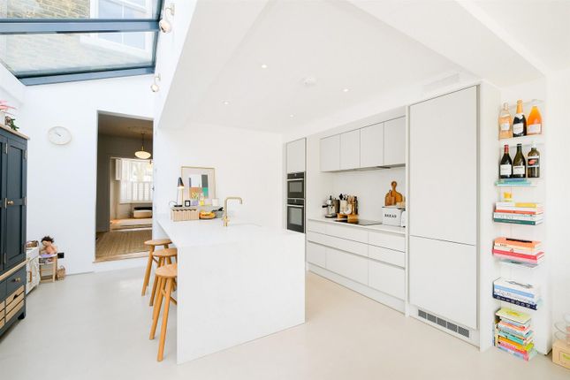 Property for sale in Lytton Road, London