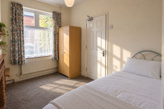 98, Hollis Road, Coventry photo 5