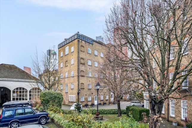 Flat for sale in The Vat House, London