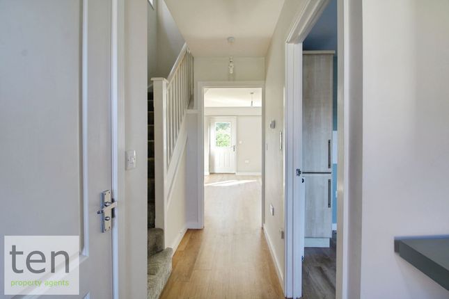 27, Comben Drive, Huntingdon photo 4
