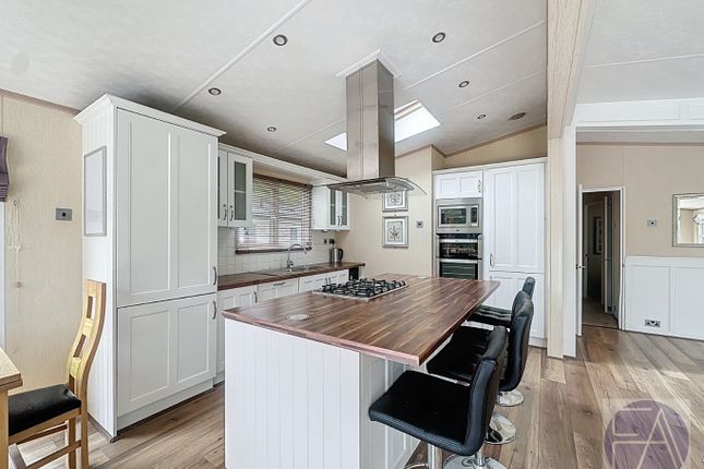 2 Hazelwood Close, Riverside Caravan Park, Southport photo 3