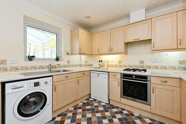 35, Crown Close, Wisbech photo 4