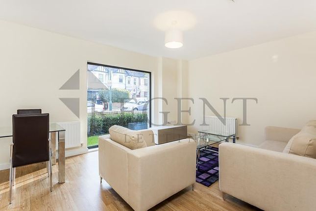 3, Newman Close, Willesden Green photo 3