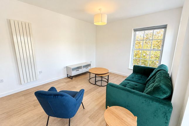 Flat 36, Langton House, 12, Old Market Place, Surrey photo 4