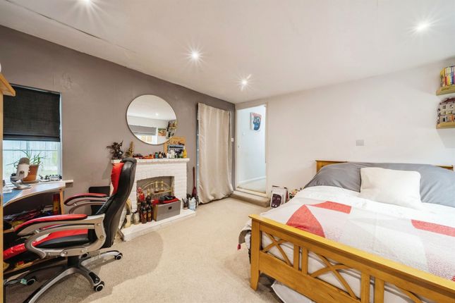 Flat for sale in Beacon Road, Crowborough