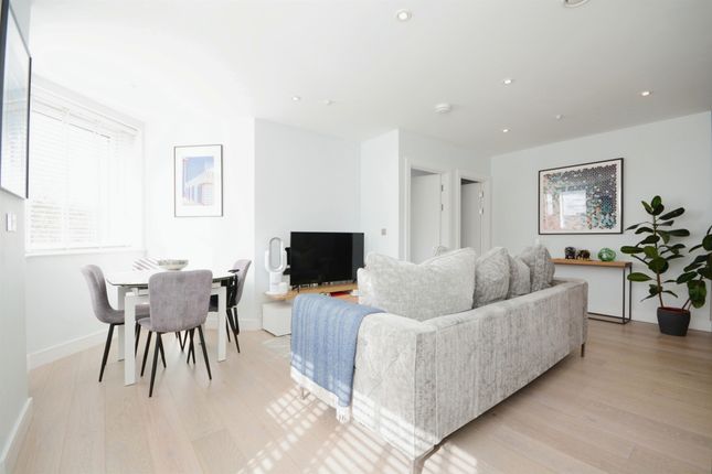 Flat for sale in New Road, Brentwood