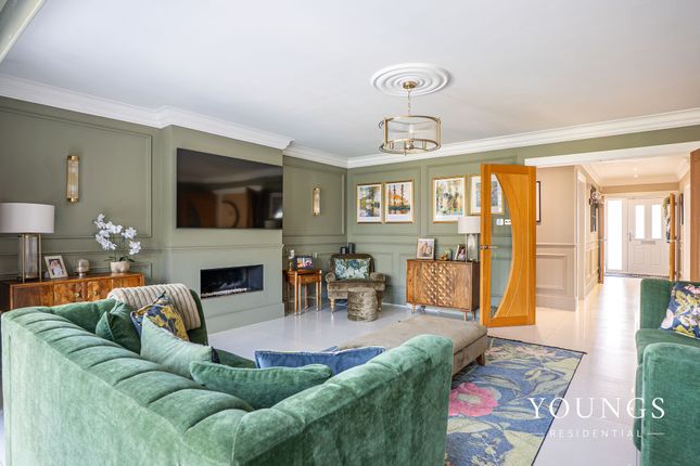 48 The Parkway, Canvey Island photo 4