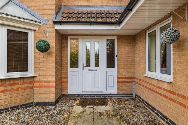 46, Old Pinewood Way, Papworth Everard photo 3