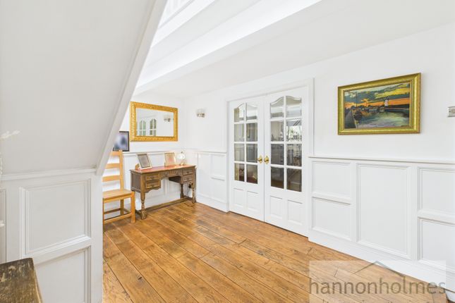 Cam05283G0-Pr0050-Still025