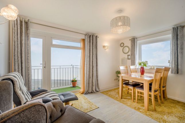 Flat 14, Glan Hafren Maes-Y-Coed, Barry photo 4