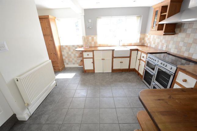 Terraced house for sale in High Street, Cawood, Selby