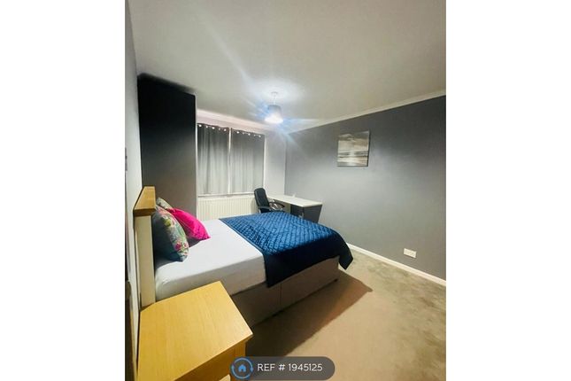 Thumbnail Room to rent in The Uplands, Smethwick