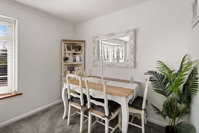 32a, Beech Close, Folkestone photo 3