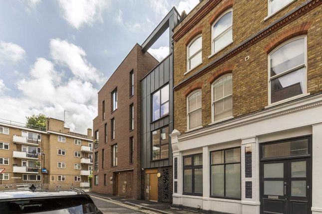 Flat for sale in Lancaster Street, London