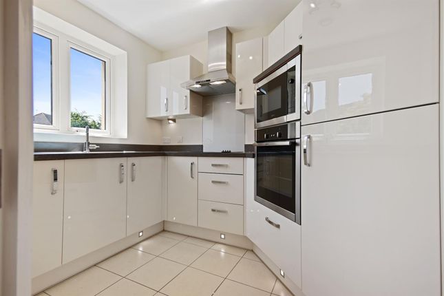 Flat for sale in Lansdown Road, Sidcup