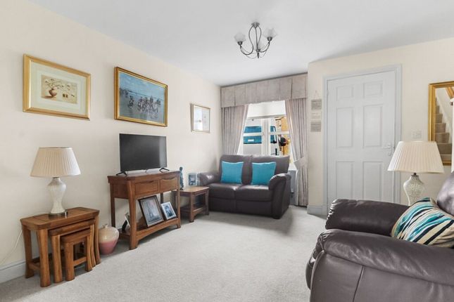98, Lochranza Crescent, Airdrie photo 2
