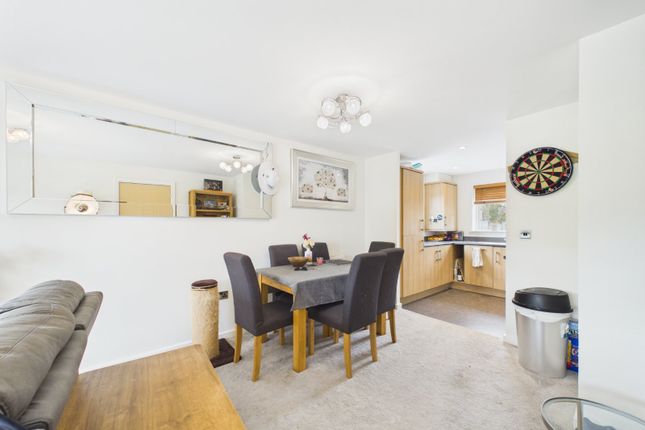 43, Hampden Crescent, Bracknell photo 4
