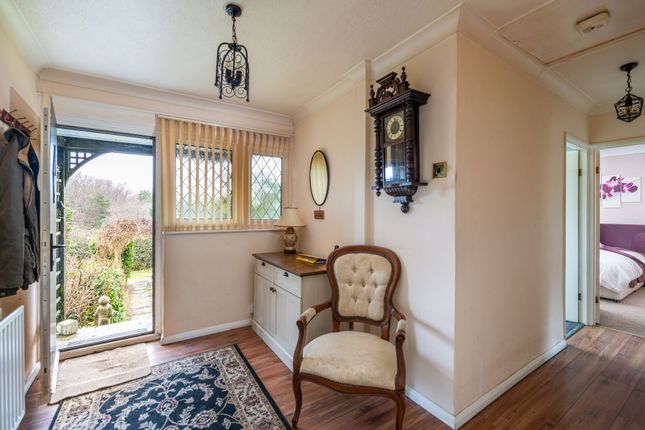 22a Sunny Rise, Caterham photo 2