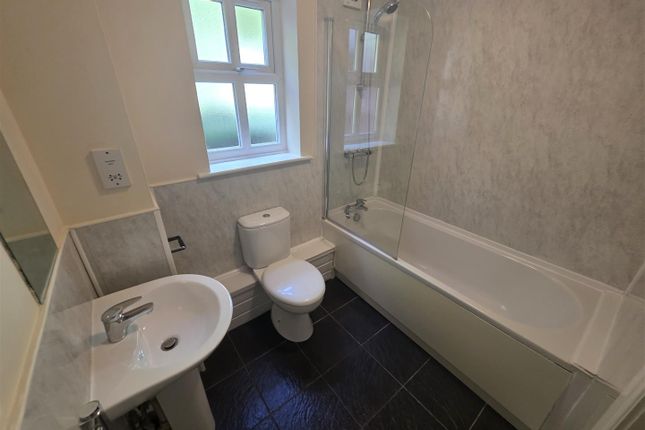 Flat 22, Marshes Fold, Walkden photo 4