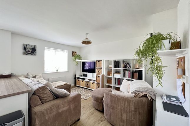 Flat for sale in Buttercup Close, Moreton-In-Marsh