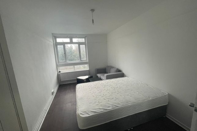 Thumbnail Room to rent in Diss Street, London