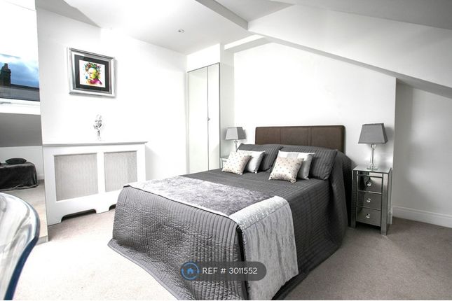 Top Flat  Richmond Hill, Richmond Hill, Richmond, Surrey photo 4