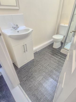 2b Station Lane, Pontefract photo 5