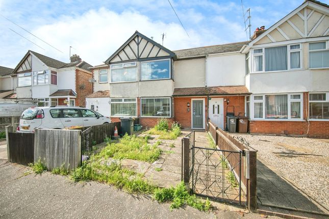 Thumbnail Terraced house for sale in Cavendish Avenue, Colchester