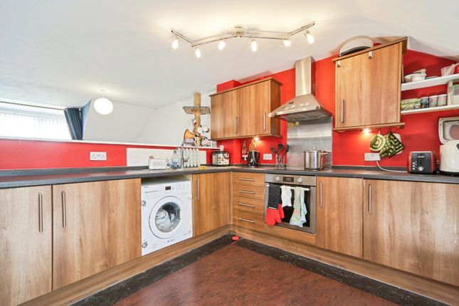 24/The Elms, 46 Henconner Lane, Leeds photo 4