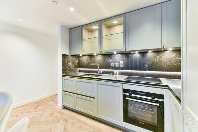 Flat to rent in West End Gate, Edgware Road, London