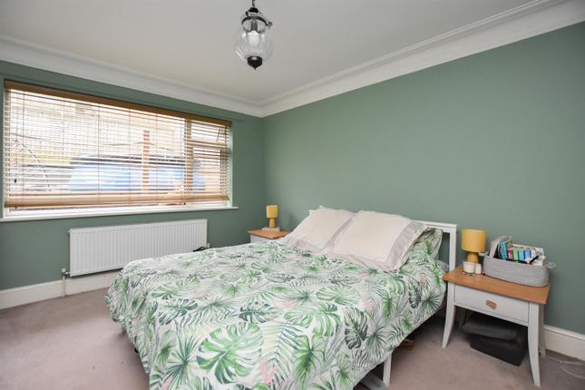 Flat for sale in Brookland Close, Hastings