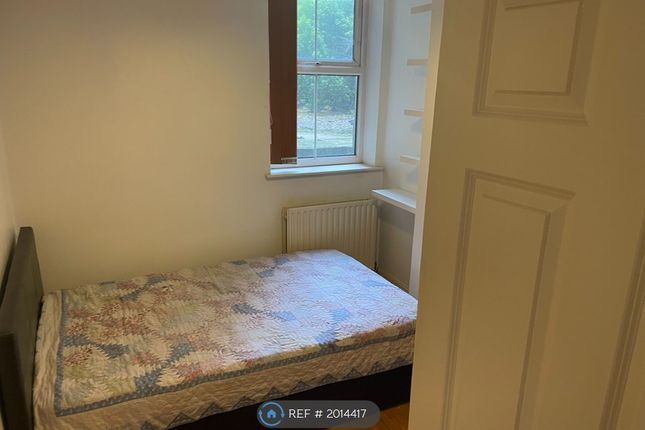 Flat to rent in Clapham Old Town, London