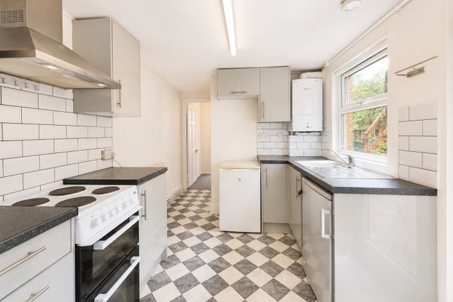 Flat 1, 28, Westbury Road, Kent photo 3