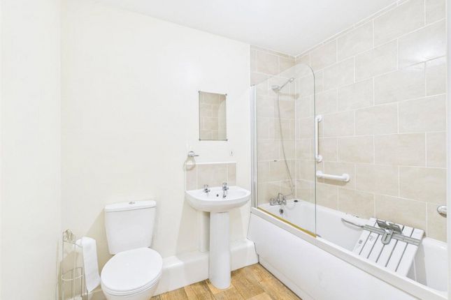 2, James Court, Pontefract photo 2