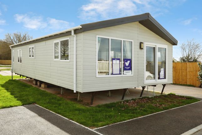 2-bed caravan on 20, Willerby Clearwater, Manor Holiday Park, Manor Farm, Retford, £90,000