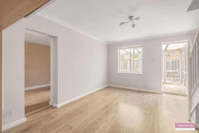 Hanbury Drive, Winchmore Hill photo 4