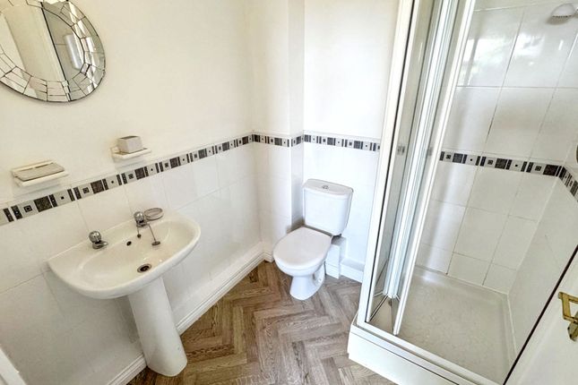 Flat 30 - 12, Master Road, Stockton-on-Tees photo 2