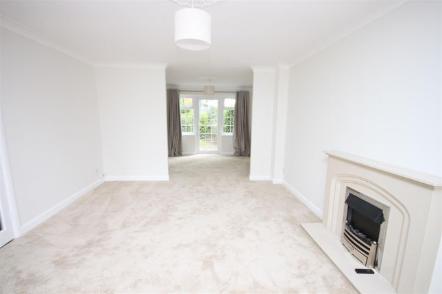 Wishford Court, Ashtead photo 4